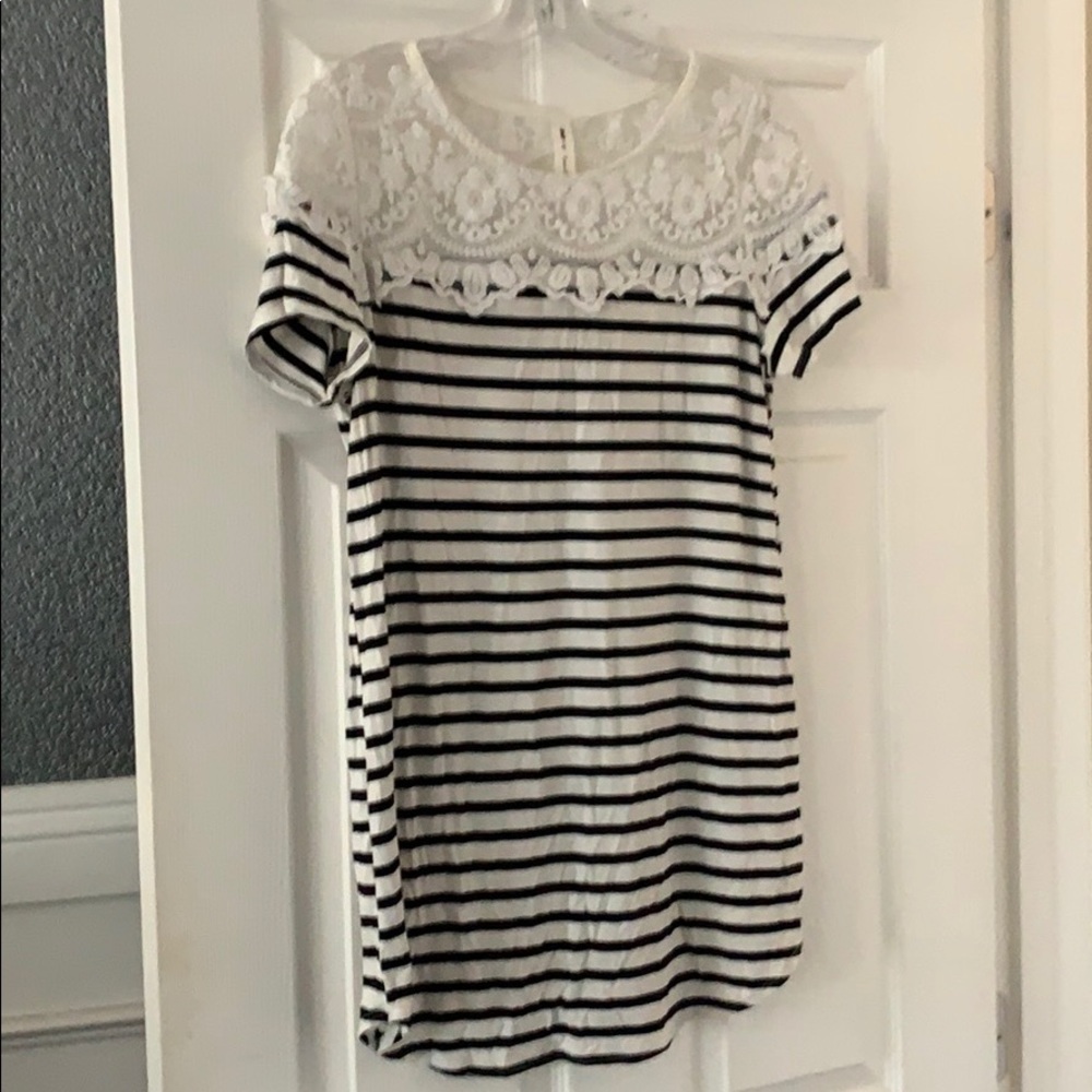Lace & stripes!